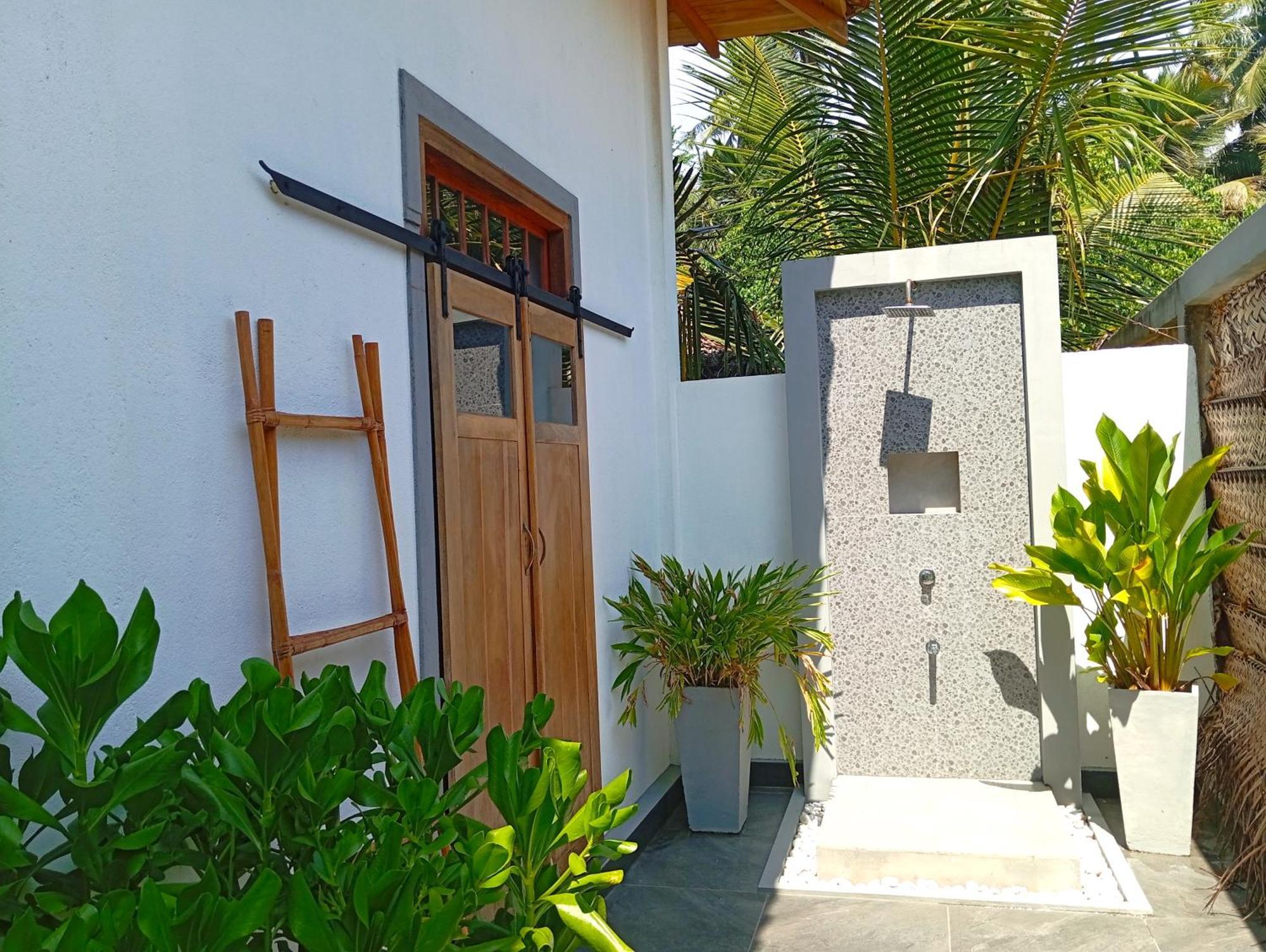 Sleeping Elephant Beach Resort Tangalle Room photo